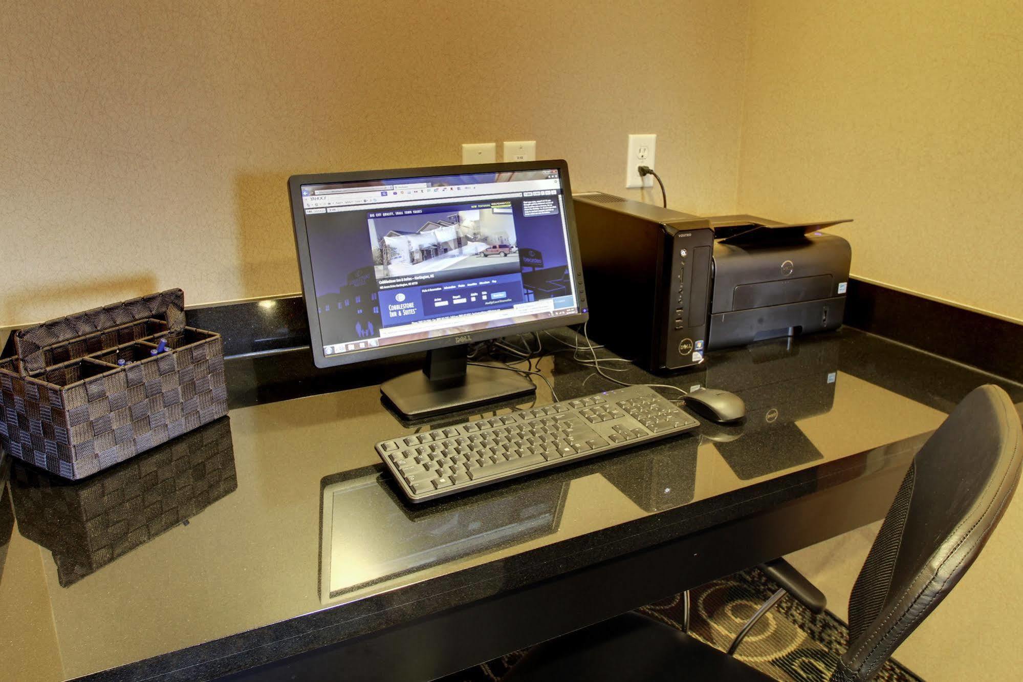 Cobblestone Inn & Suites - Hartington Экстерьер фото