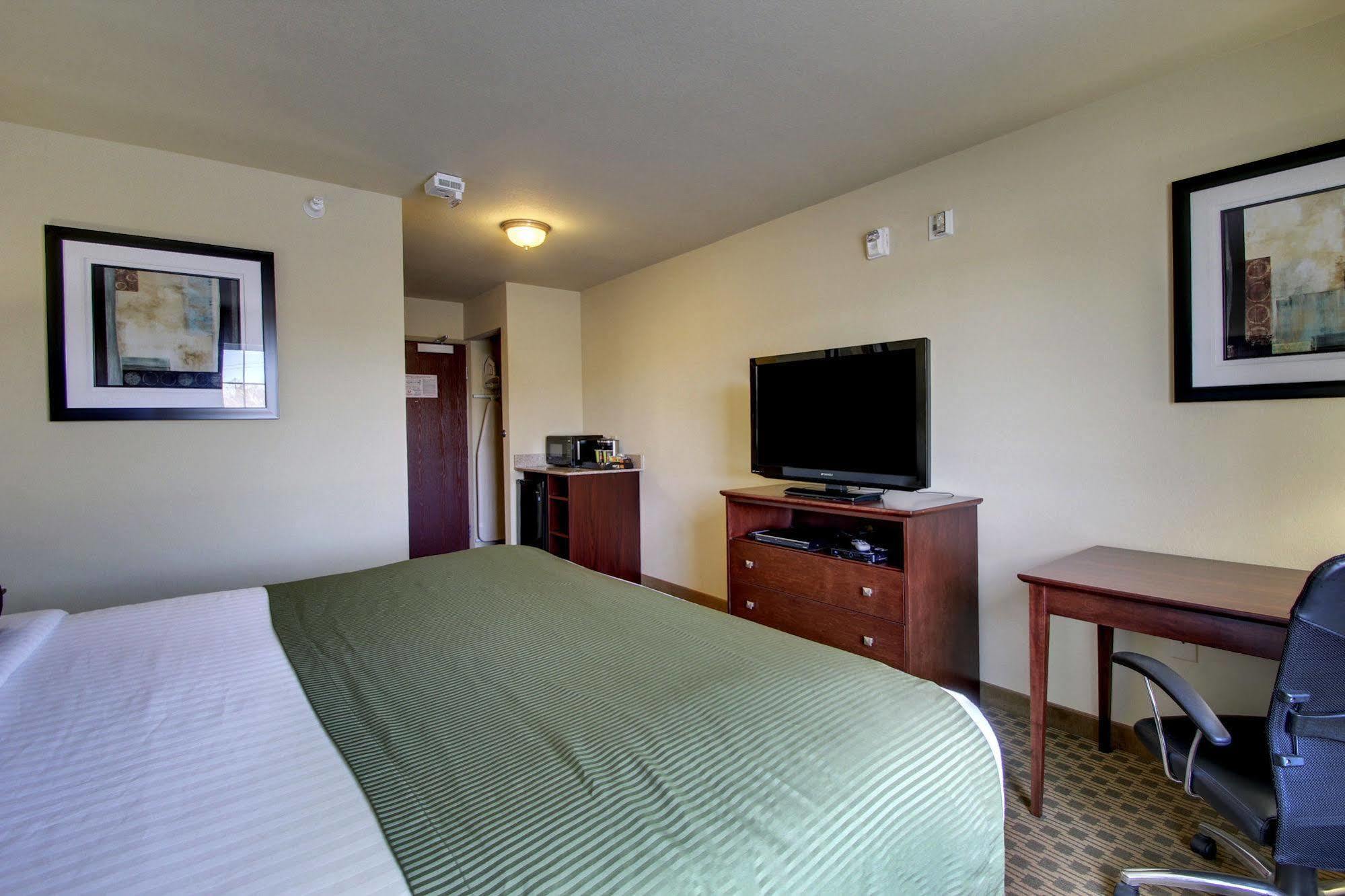 Cobblestone Inn & Suites - Hartington Экстерьер фото